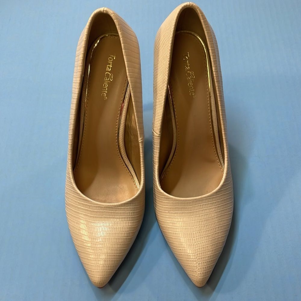 Torta Caliente Cream Faux Snakeskin Pointed Toe High Heel Pumps Women’s Sz 8 - Picture 3 of 10